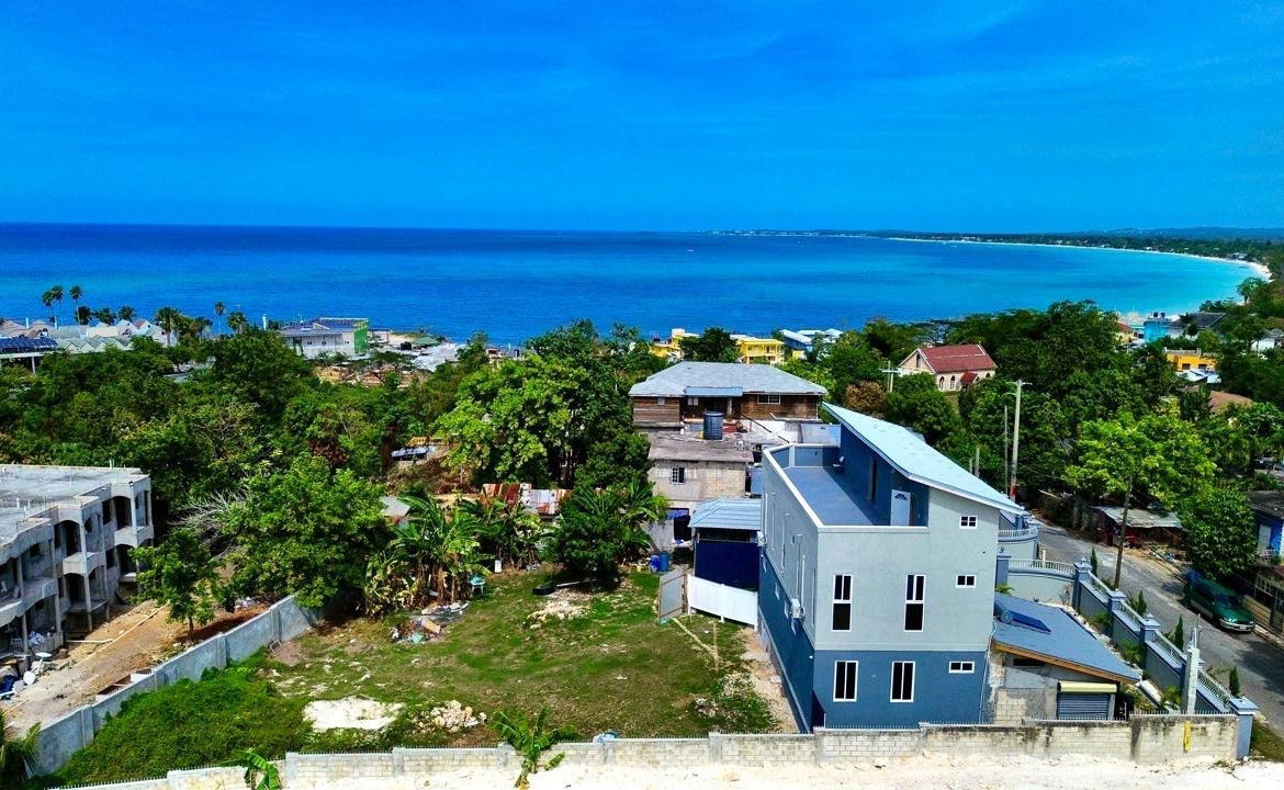 Sixth image of Negril in Negril, Westmoreland, Jamaica - property is For Rent