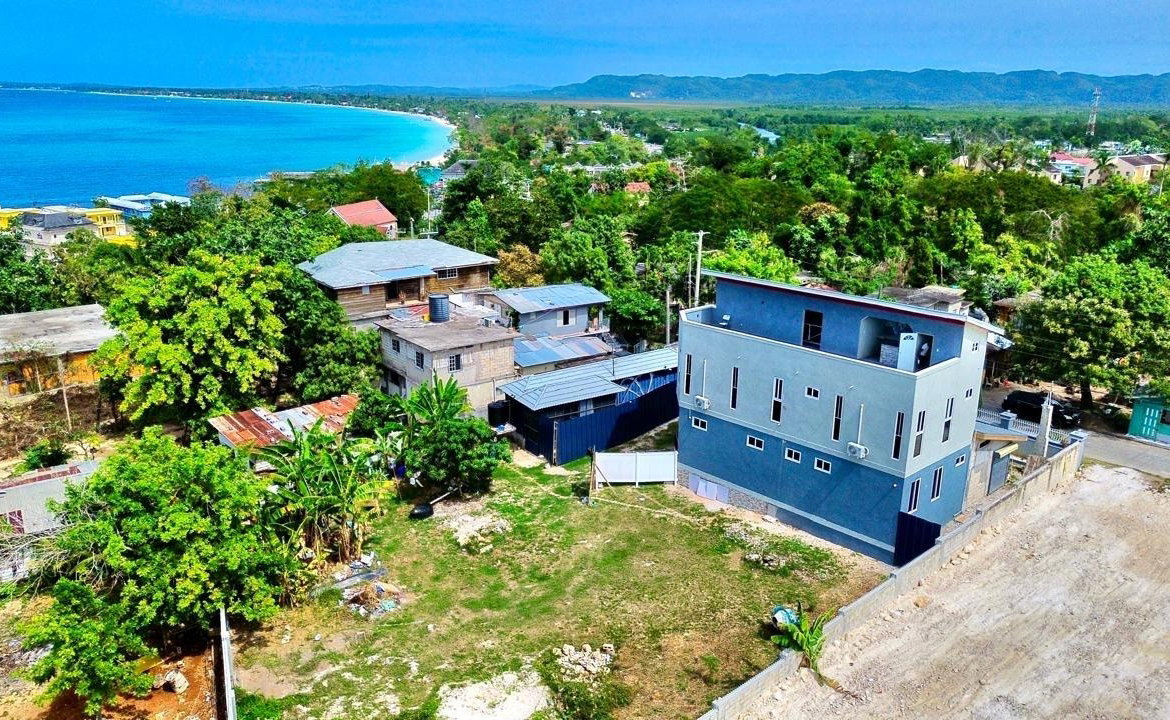 Seventh image of Negril in Negril, Westmoreland, Jamaica - property is For Rent