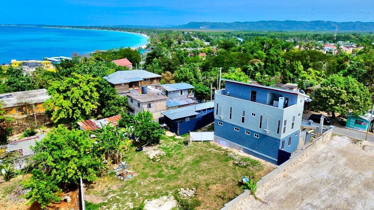 Seventh image of Negril in Negril, Westmoreland, Jamaica - property is For Rent