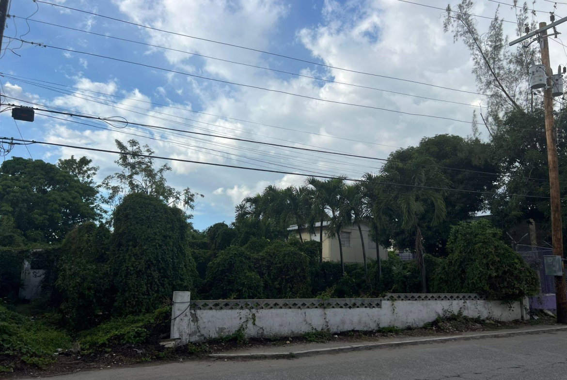 First image of 21 Munroe Road in Kingston 6, St. Andrew, Jamaica - property is For Sale