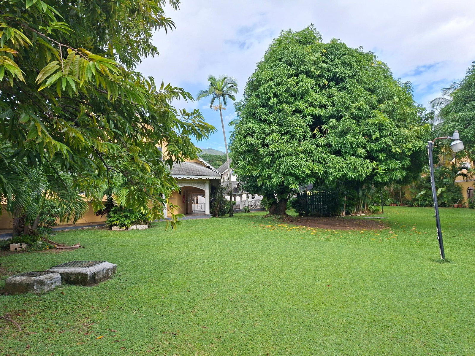 Sixth image of 312-12 Broadway Road in Kingston 8, St. Andrew, Jamaica - property is For Rent
