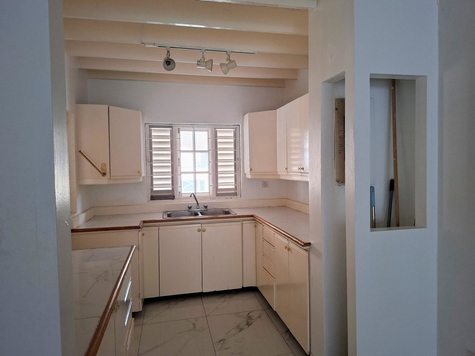 Eighth image of 312-12 Broadway Road in Kingston 8, St. Andrew, Jamaica - property is For Rent