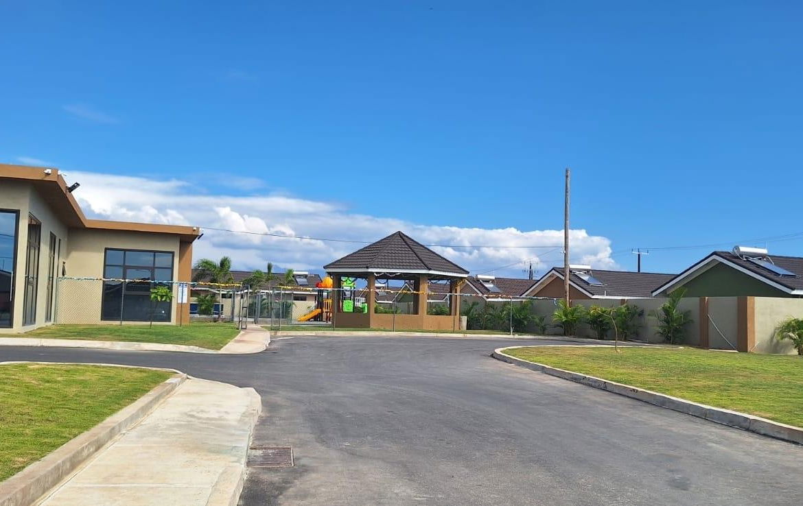 Eighth image of 43 Oak Estate (phase 2) in Caymanas, St. Catherine, Jamaica - property is For Rent