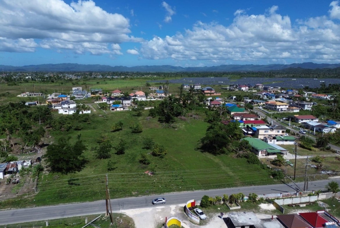 Seventh image of Savanna-la-mar in Savanna-La-Mar, Westmoreland, Jamaica - property is For Sale