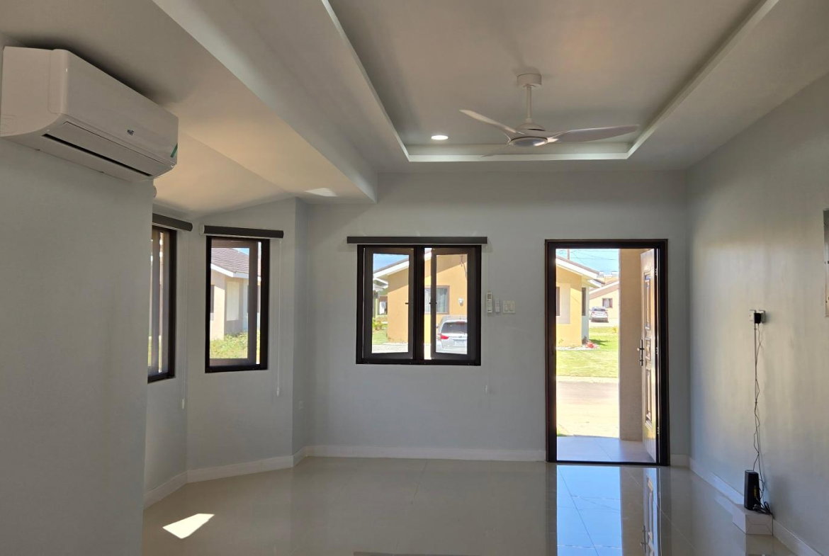 Thirteenth image of 463 Oak Estate Phase 1 in Bernard Lodge, St. Catherine, Jamaica - property is For Rent