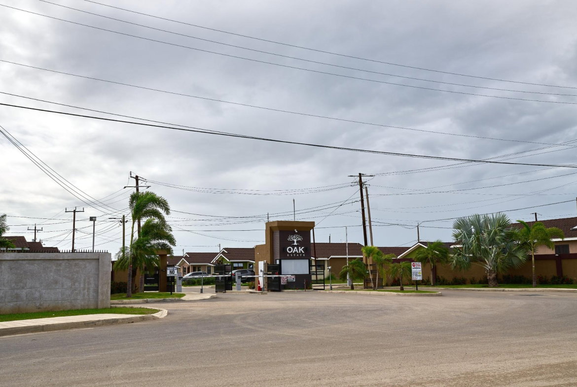 Fourth image of 463 Oak Estate Phase 1 in Bernard Lodge, St. Catherine, Jamaica - property is For Rent