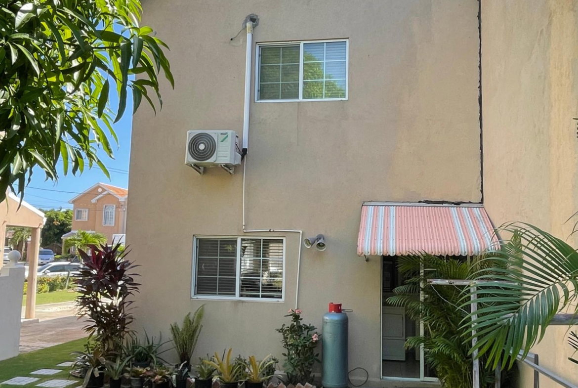 Twenty-Fourth image of 35 Hampstead Way in Caribbean Estates, St. Catherine, Jamaica - property is For Rent