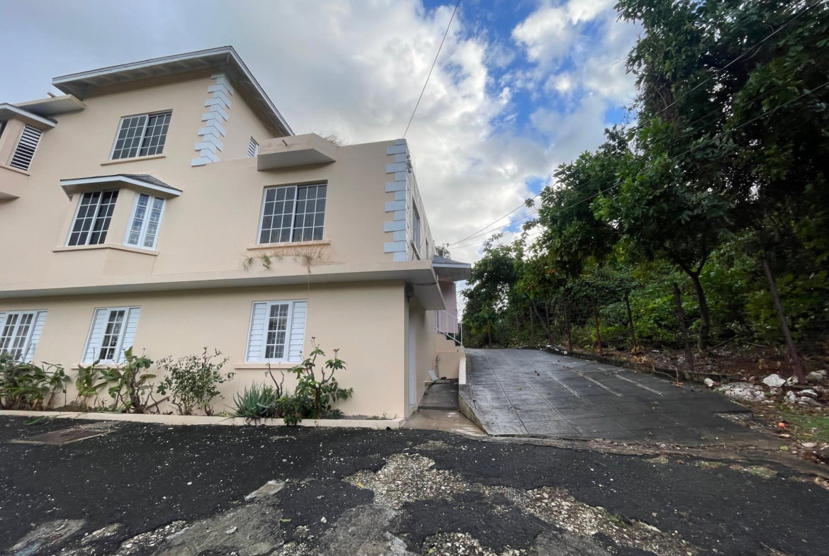 Twentieth image of Montcalm Avenue in Kingston 19, St. Andrew, Jamaica - property is For Rent