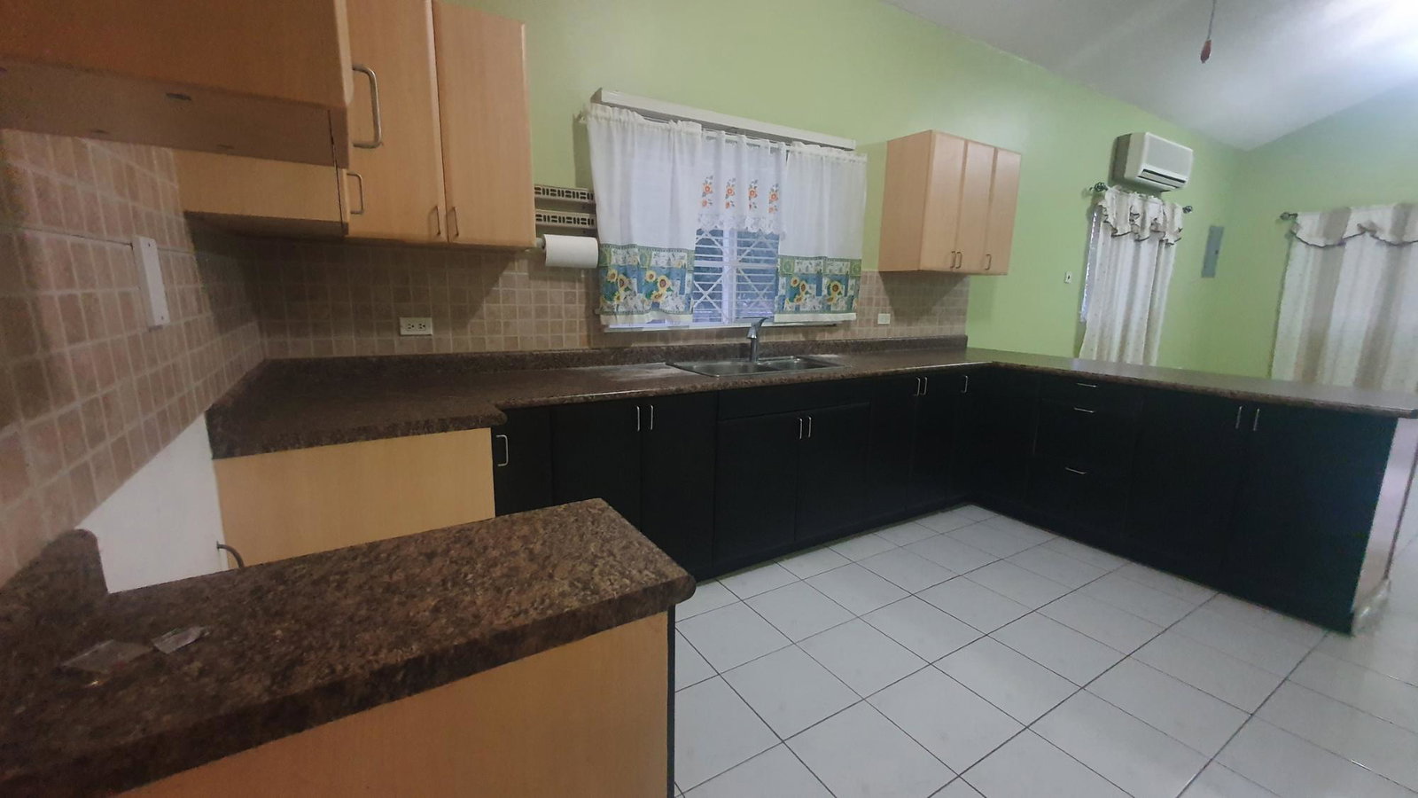 Thirteenth image of H161 San Fernando Place in Caribbean Estates, St. Catherine, Jamaica - property is For Rent