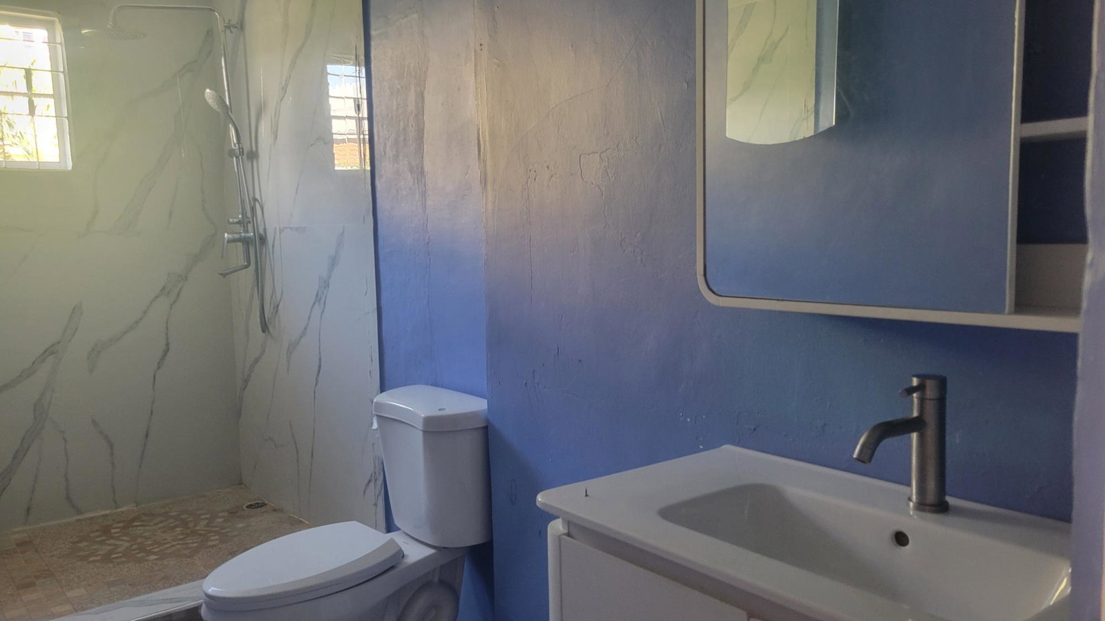 Eleventh image of 220 Sandown Park, 3 North in Greater Portmore, St. Catherine, Jamaica - property is For Rent