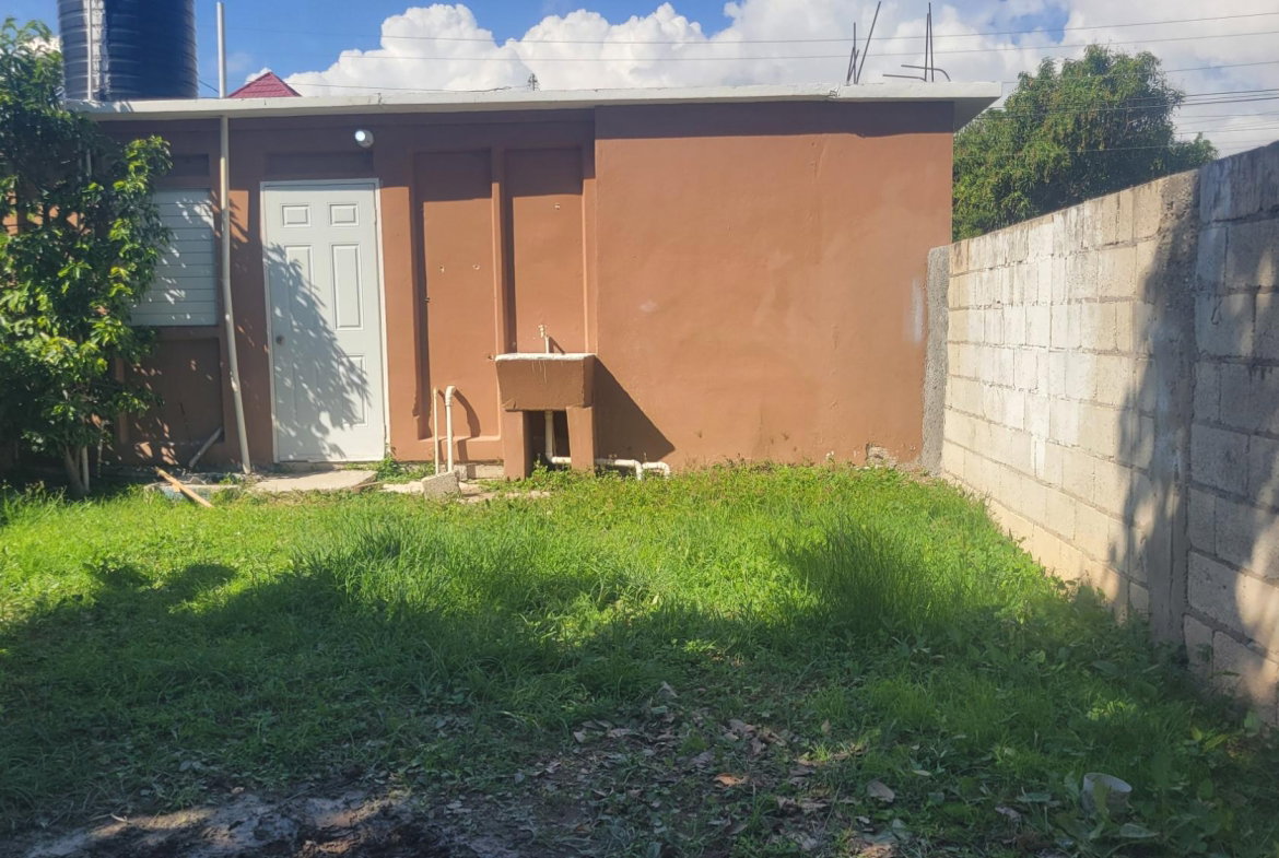 Fourteenth image of 220 Sandown Park, 3 North in Greater Portmore, St. Catherine, Jamaica - property is For Rent