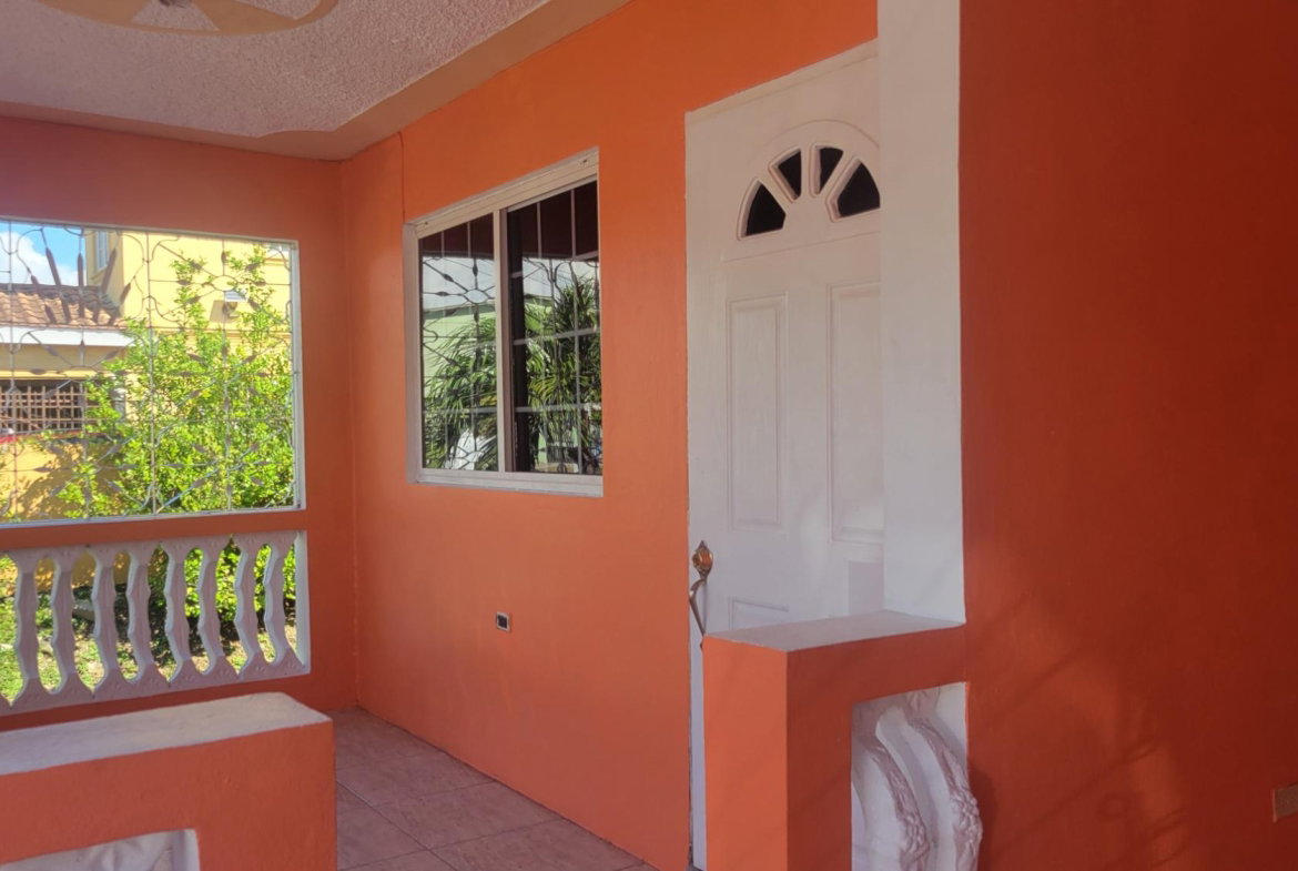 Third image of 220 Sandown Park, 3 North in Greater Portmore, St. Catherine, Jamaica - property is For Rent