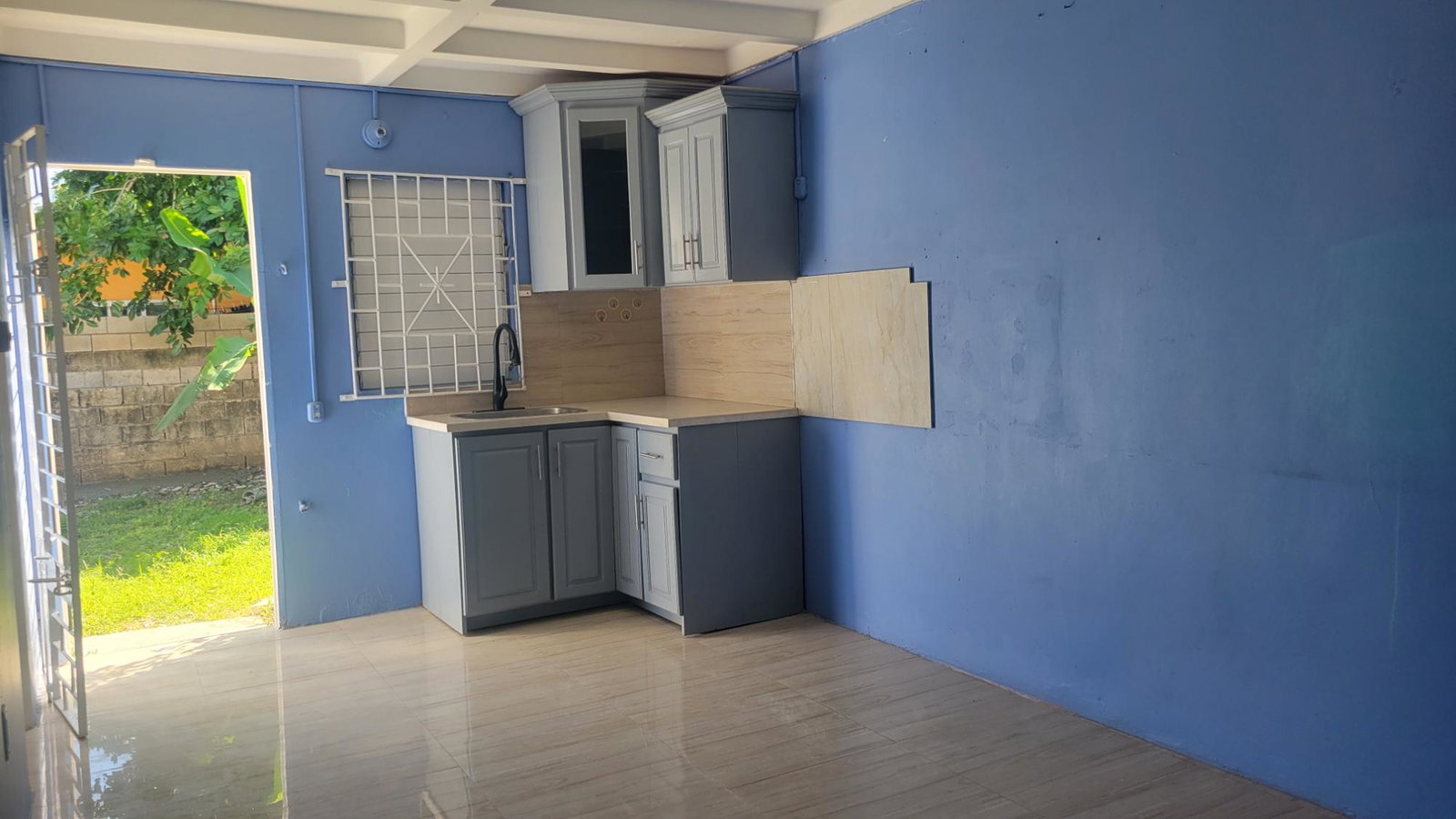 Sixth image of 220 Sandown Park, 3 North in Greater Portmore, St. Catherine, Jamaica - property is For Rent
