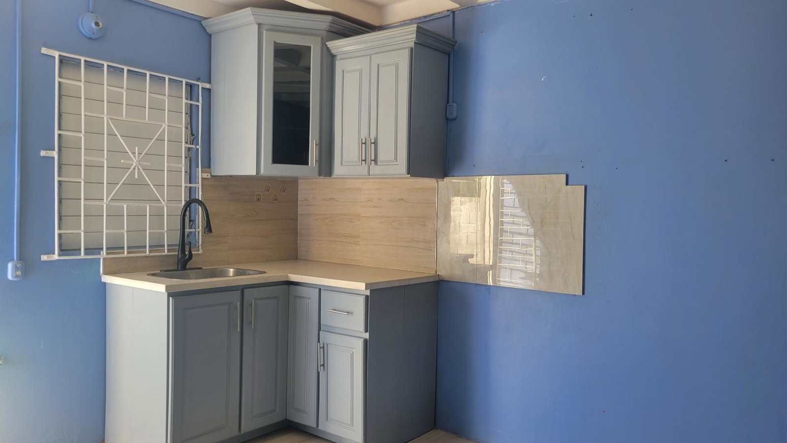 Eighth image of 220 Sandown Park, 3 North in Greater Portmore, St. Catherine, Jamaica - property is For Rent