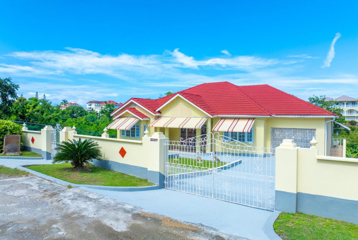 Eleventh image of Huddersfield, St. Mary in Huddersfield Heights, St. Mary, Jamaica - property is For Rent