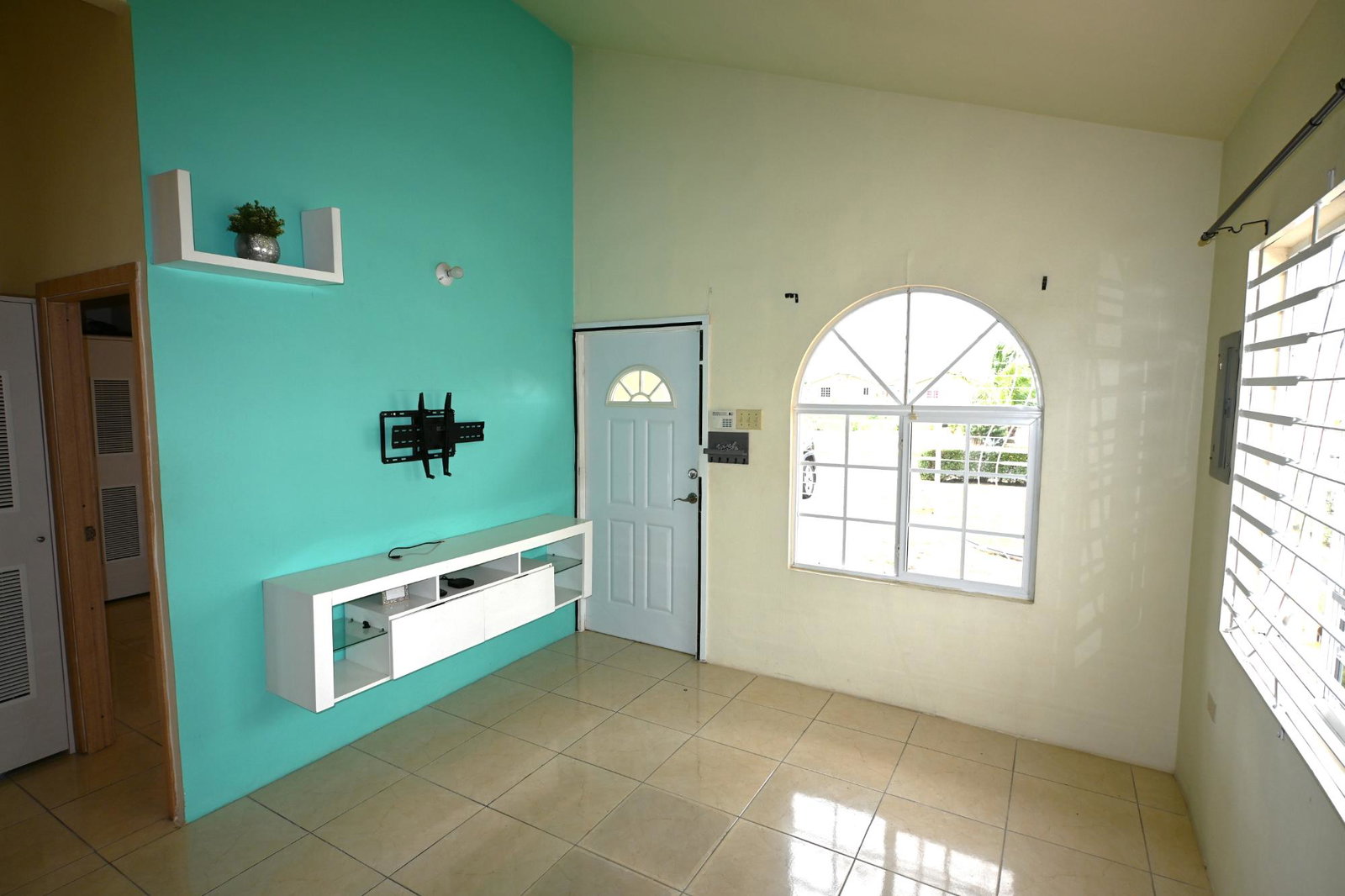 Second image of 1512- Phoenix Park Boulevard in Phoenix Park, St. Catherine, Jamaica - property is For Rent