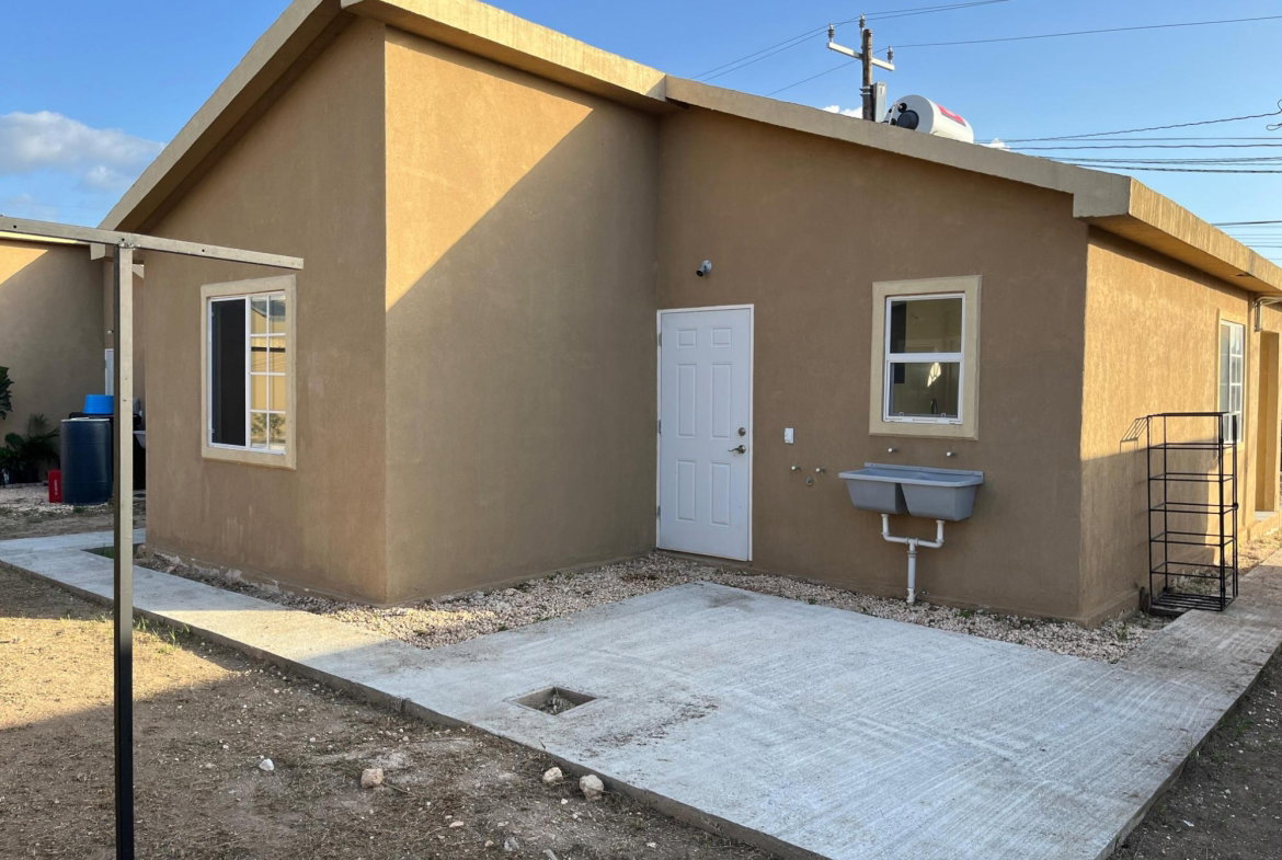 Sixth image of 84- Phoenix Park Village 2 ph in Greater Portmore, St. Catherine, Jamaica - property is For Rent