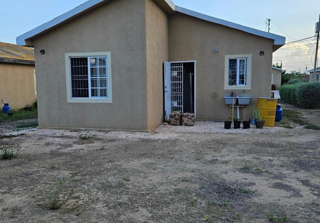 Ninth image of 460 Phoenix Park Village in Phoenix Park, St. Catherine, Jamaica - property is For Rent