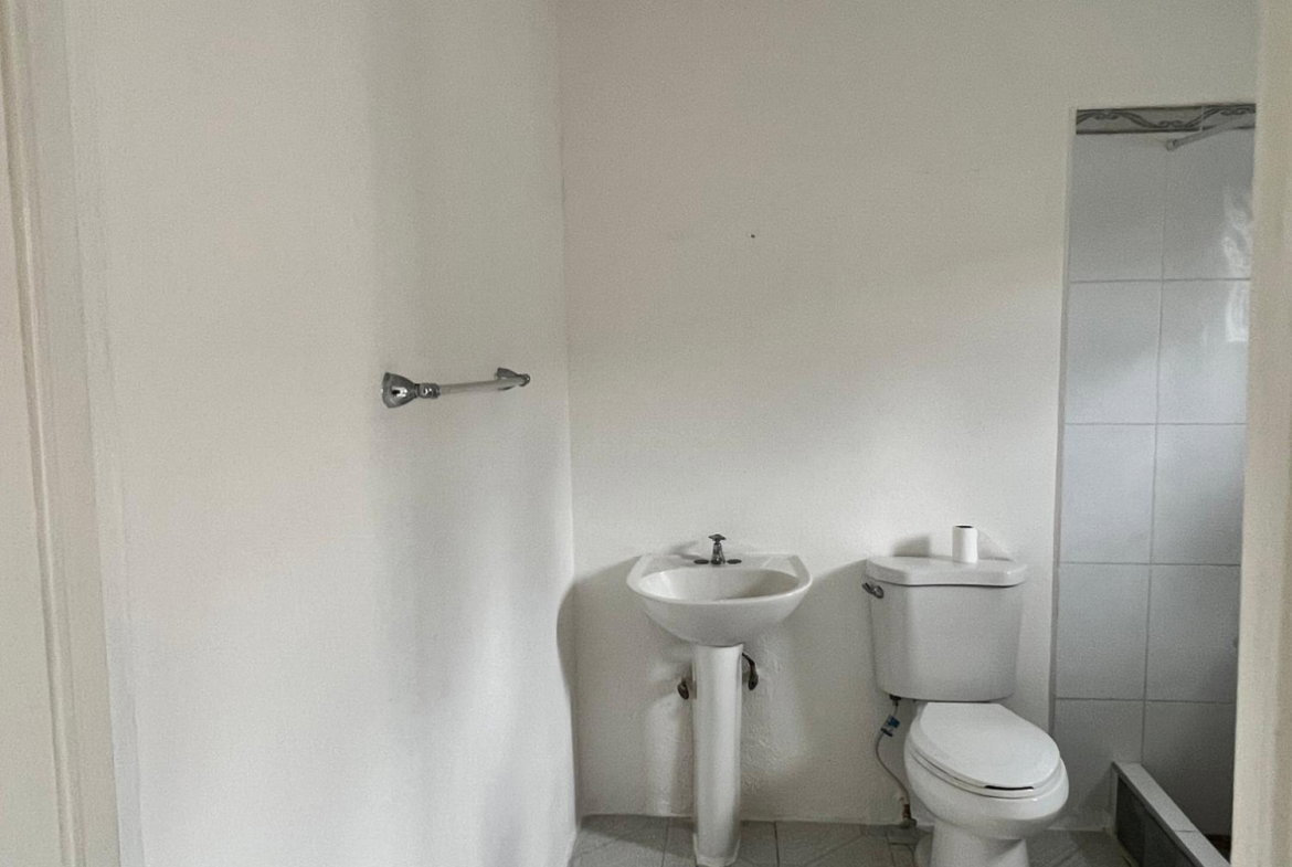 Seventh image of 10 Hurlingham Avenue in Kingston 19, St. Andrew, Jamaica - property is For Rent