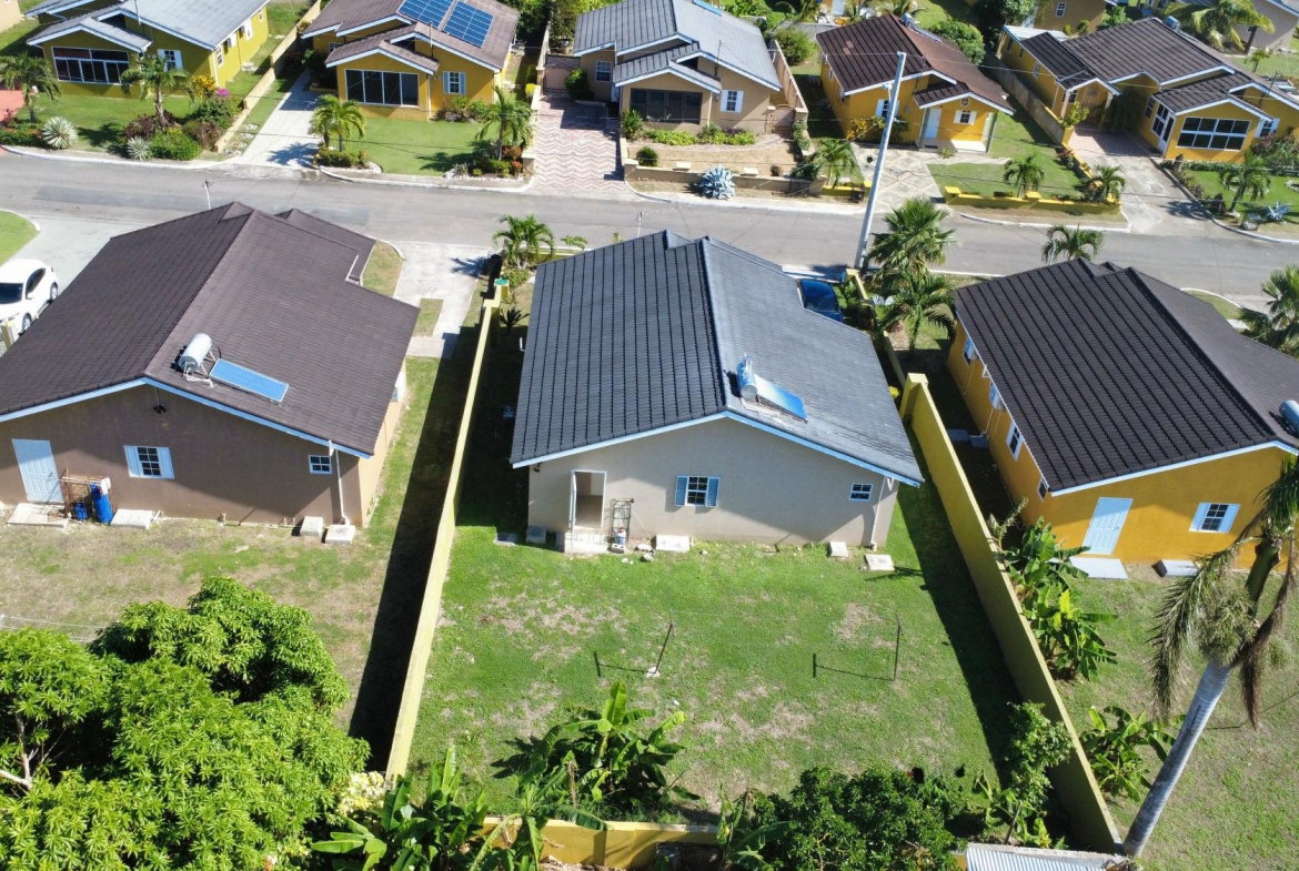 Second image of 334-calabashdr Draxhall Country Club in Drax Hall Estate, St. Ann, Jamaica - property is For Rent