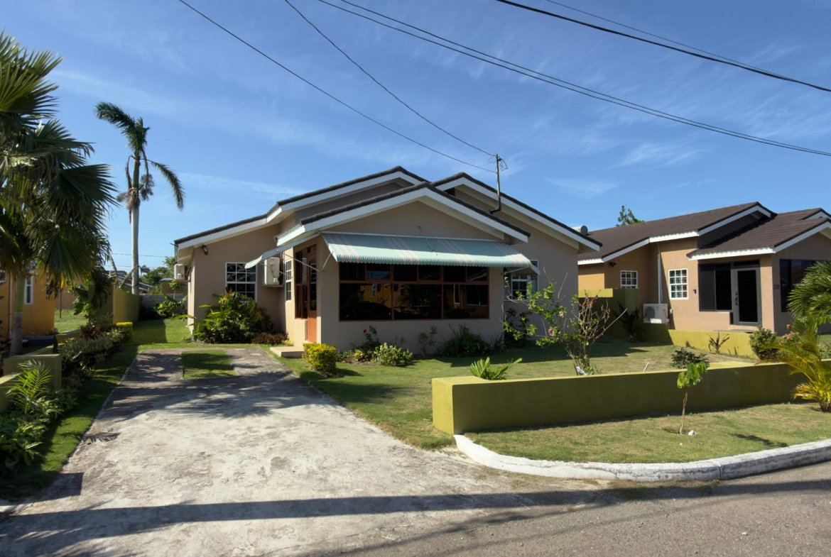 Third image of 334-calabashdr Draxhall Country Club in Drax Hall Estate, St. Ann, Jamaica - property is For Rent