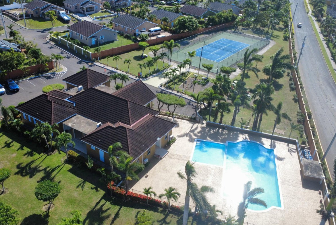 Twenty-First image of 334-calabashdr Draxhall Country Club in Drax Hall Estate, St. Ann, Jamaica - property is For Rent