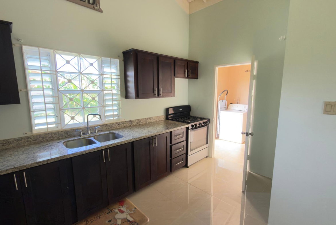 Ninth image of 334-calabashdr Draxhall Country Club in Drax Hall Estate, St. Ann, Jamaica - property is For Rent