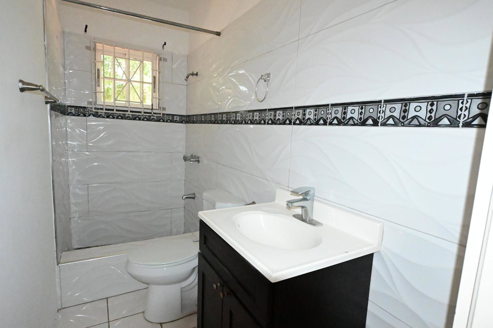 Fifth image of 481- South West 22nd Way in Greater Portmore, St. Catherine, Jamaica - property is For Rent