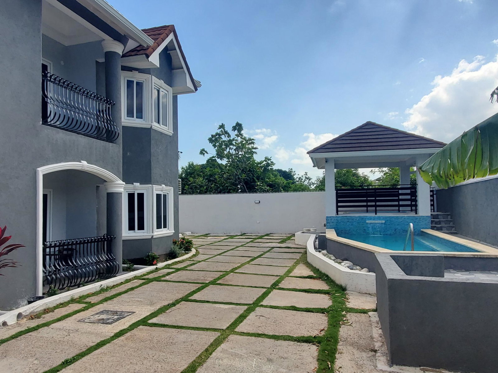 Second image of 13-129 Meadowbrook in Kingston 19, St. Andrew, Jamaica - property is For Rent