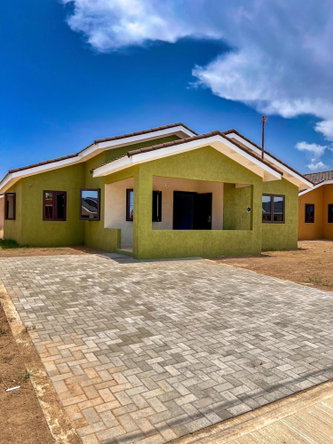 First image of 196 Oak Estate in Greater Portmore, St. Catherine, Jamaica - property is For Rent