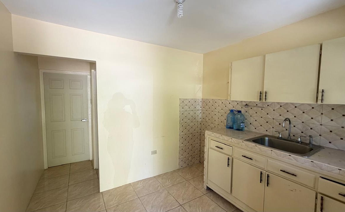 Fifth image of 1 Glendon Circle, Hope Past in Kingston 6, St. Andrew, Jamaica - property is For Rent