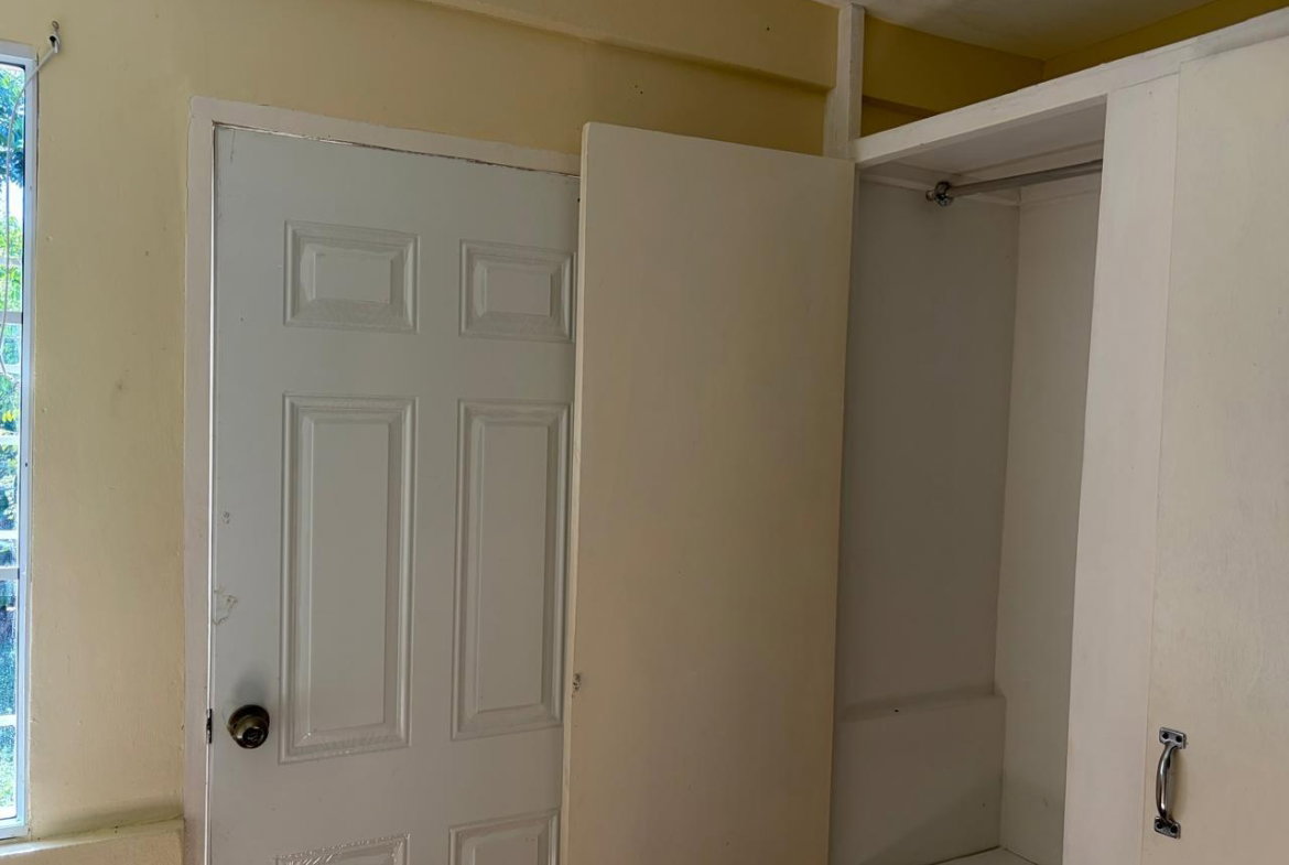 Eighth image of 1 Glendon Circle, Hope Past in Kingston 6, St. Andrew, Jamaica - property is For Rent