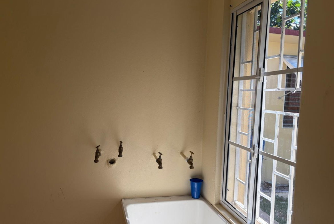 Ninth image of 1 Glendon Circle, Hope Past in Kingston 6, St. Andrew, Jamaica - property is For Rent