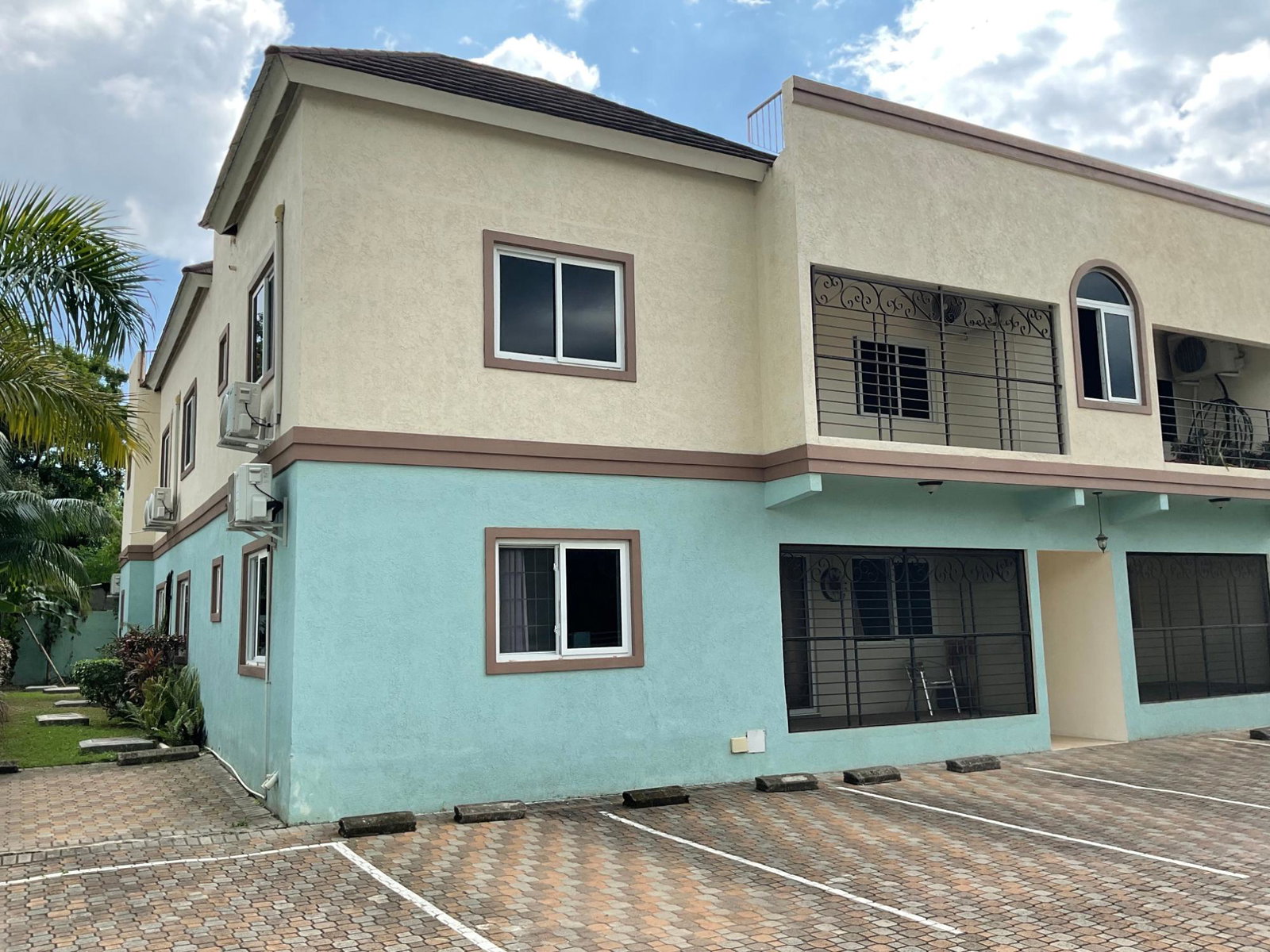 Charming-2-Bed-Apartment-for-Rent-at-8-11-Park-Avenue-St.-Andrew-Jamaica Second image of 8-11 Park Avenue in Kingston 19, St. Andrew, Jamaica - property is For Rent