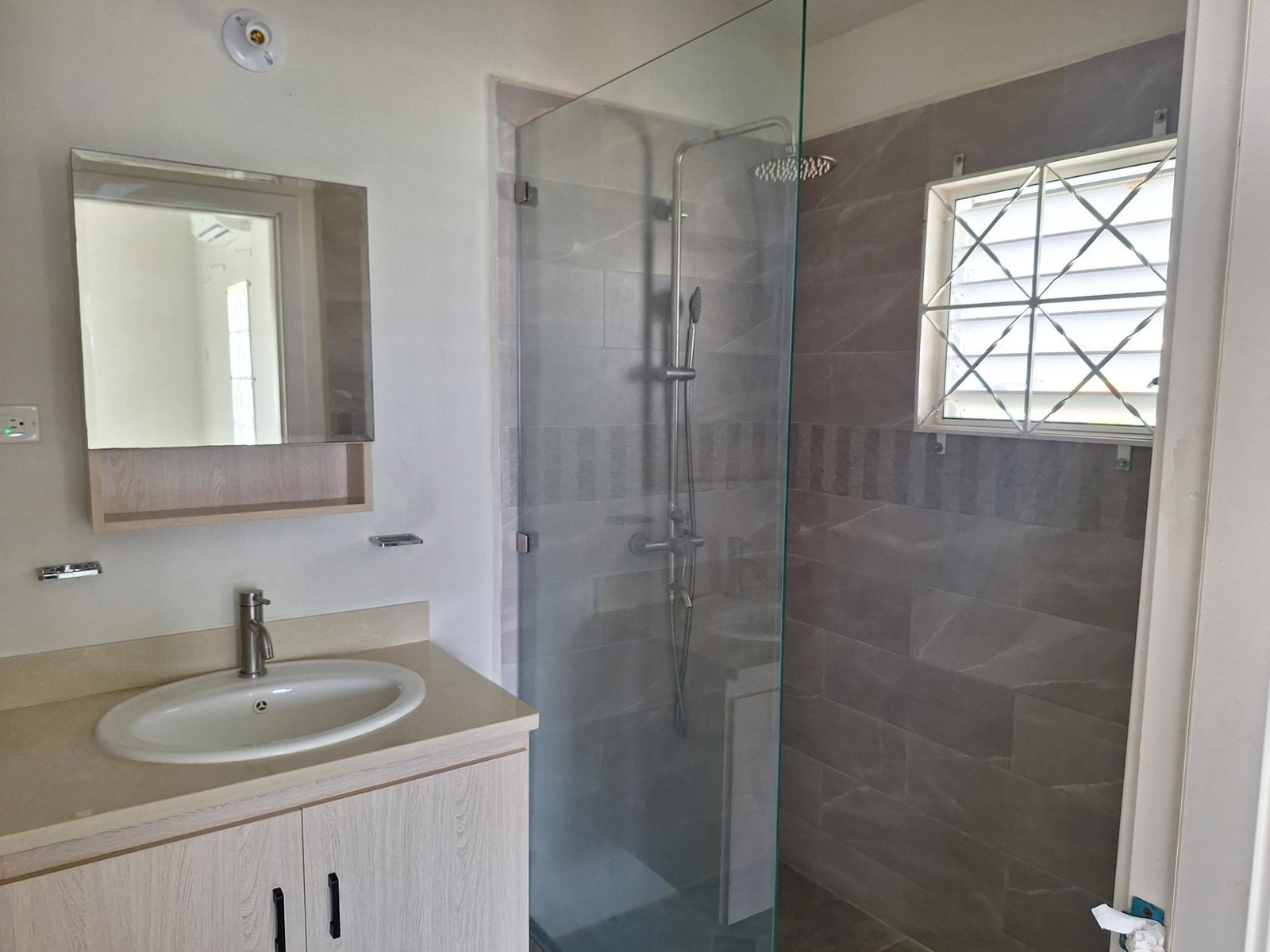 Eleventh image of 609-609 Camelot Village Phase 5 in Discovery Bay, St. Ann, Jamaica - property is For Rent