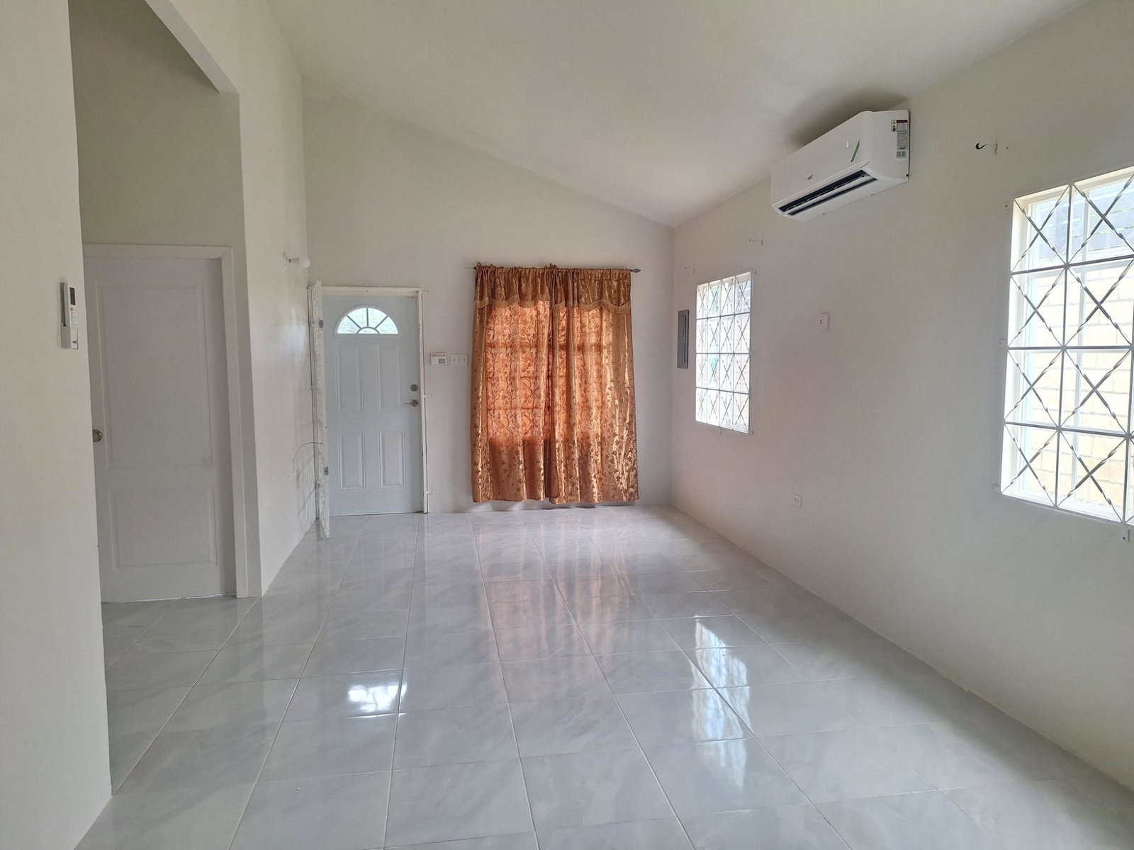 Seventh image of 609-609 Camelot Village Phase 5 in Discovery Bay, St. Ann, Jamaica - property is For Rent