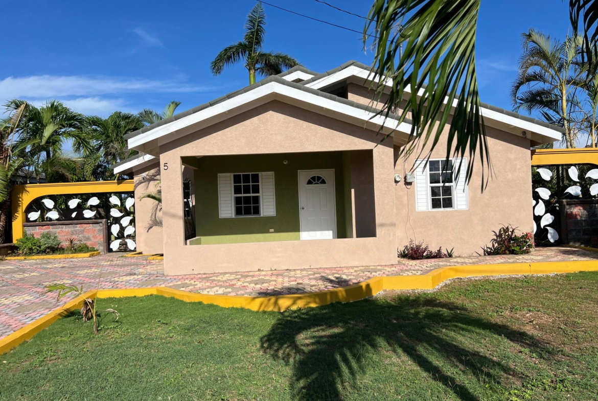 Second image of 5 Draxhall Country Club in Drax Hall Estate, St. Ann, Jamaica - property is For Rent
