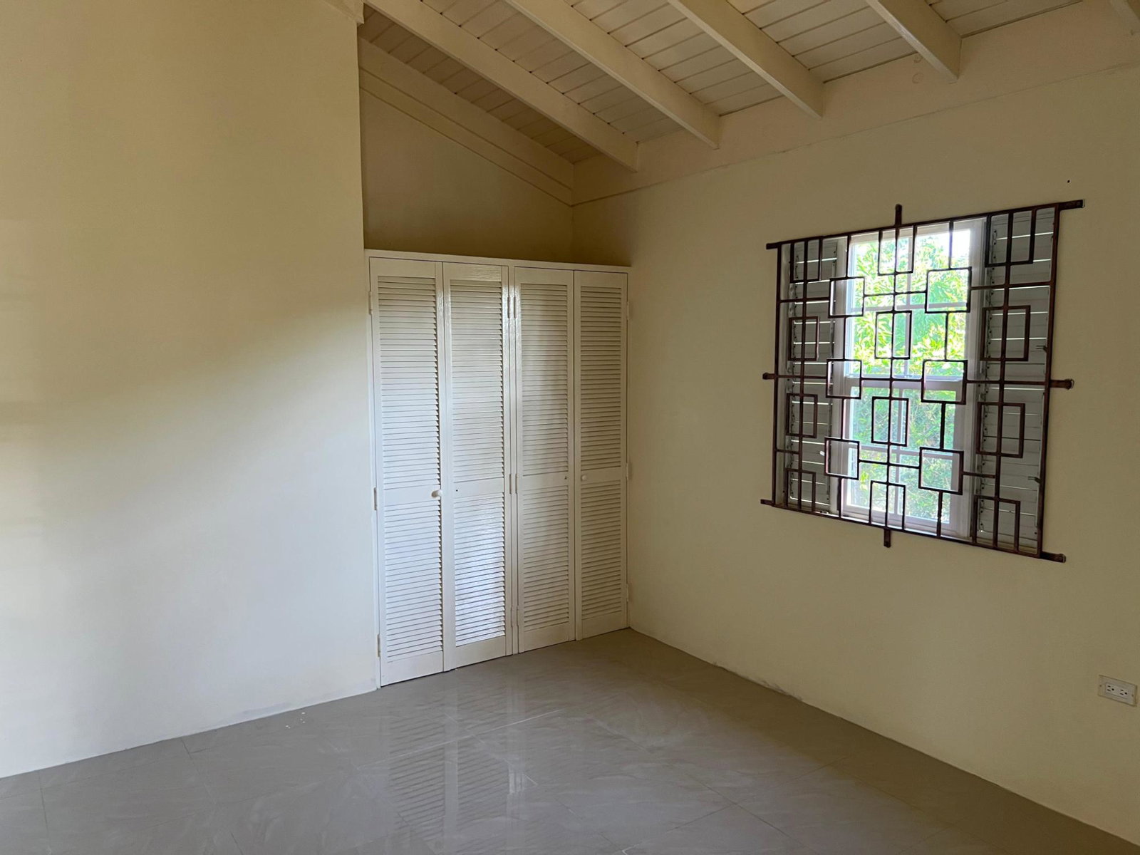 Charming-3-Bedroom-House-for-Rent-in-Drax-Hall-Country-Club-St.-Ann-Jamaica Fourth image of 5 Draxhall Country Club in Drax Hall Estate, St. Ann, Jamaica - property is For Rent