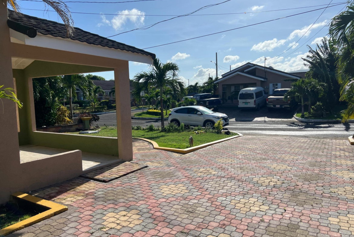 Eighth image of 5 Draxhall Country Club in Drax Hall Estate, St. Ann, Jamaica - property is For Rent