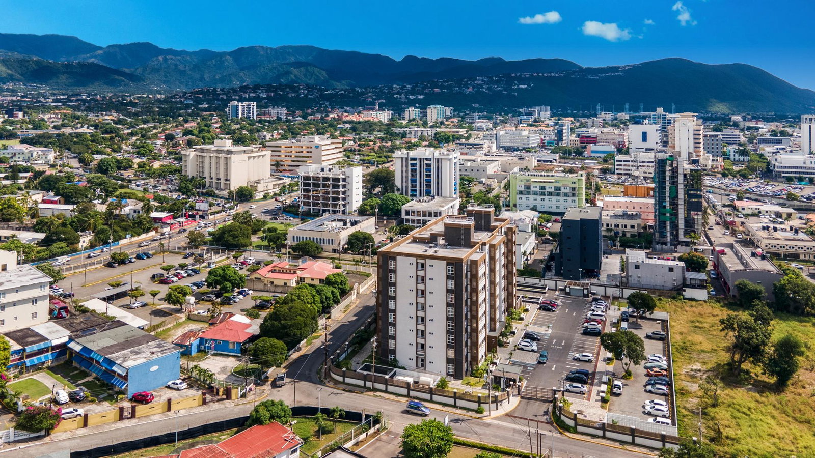 Elegant-1-Bed-Apartment-for-Rent-at-Ruthven-Towers-St.-Andrew-Jamaica Second image of 606-1-3 Ruthven Road in Kingston 10, St. Andrew, Jamaica - property is For Rent