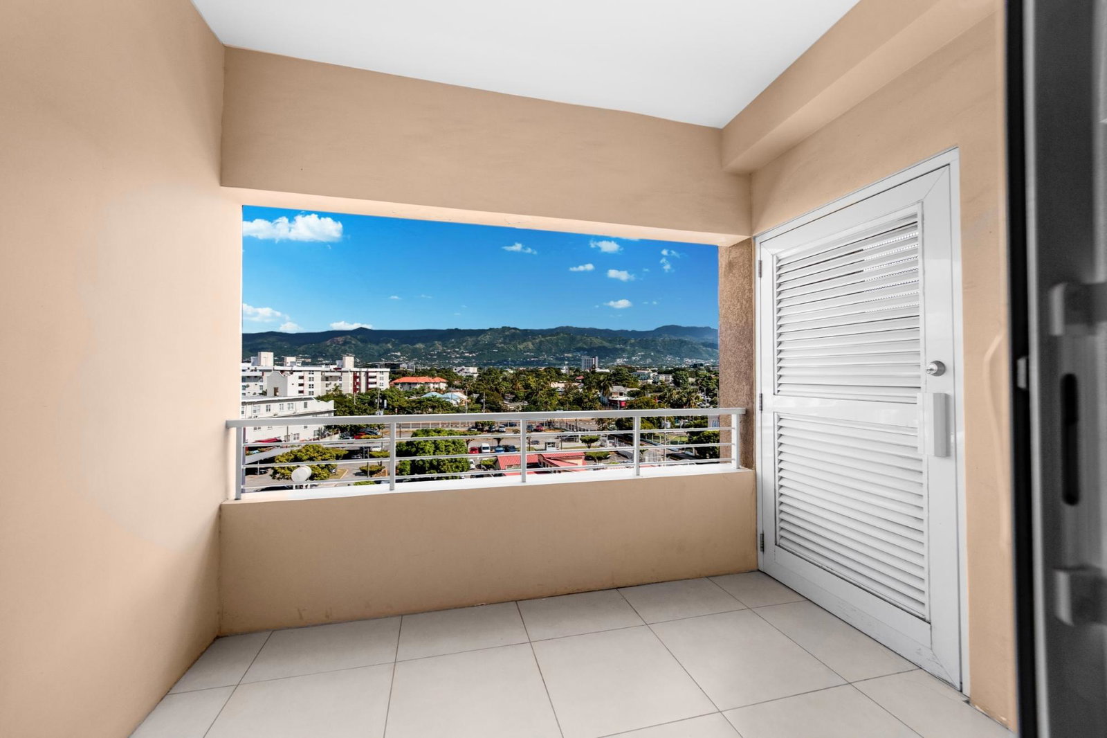 Elegant-1-Bed-Apartment-for-Rent-at-Ruthven-Towers-St.-Andrew-Jamaica Fourteenth image of 606-1-3 Ruthven Road in Kingston 10, St. Andrew, Jamaica - property is For Rent