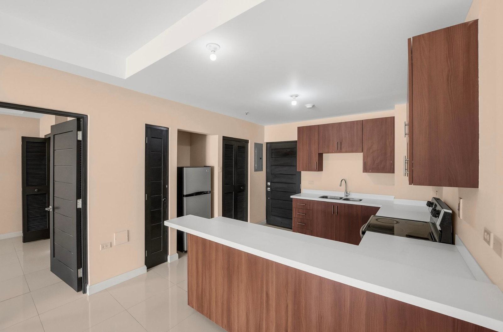 Elegant-1-Bed-Apartment-for-Rent-at-Ruthven-Towers-St.-Andrew-Jamaica Sixteenth image of 606-1-3 Ruthven Road in Kingston 10, St. Andrew, Jamaica - property is For Rent