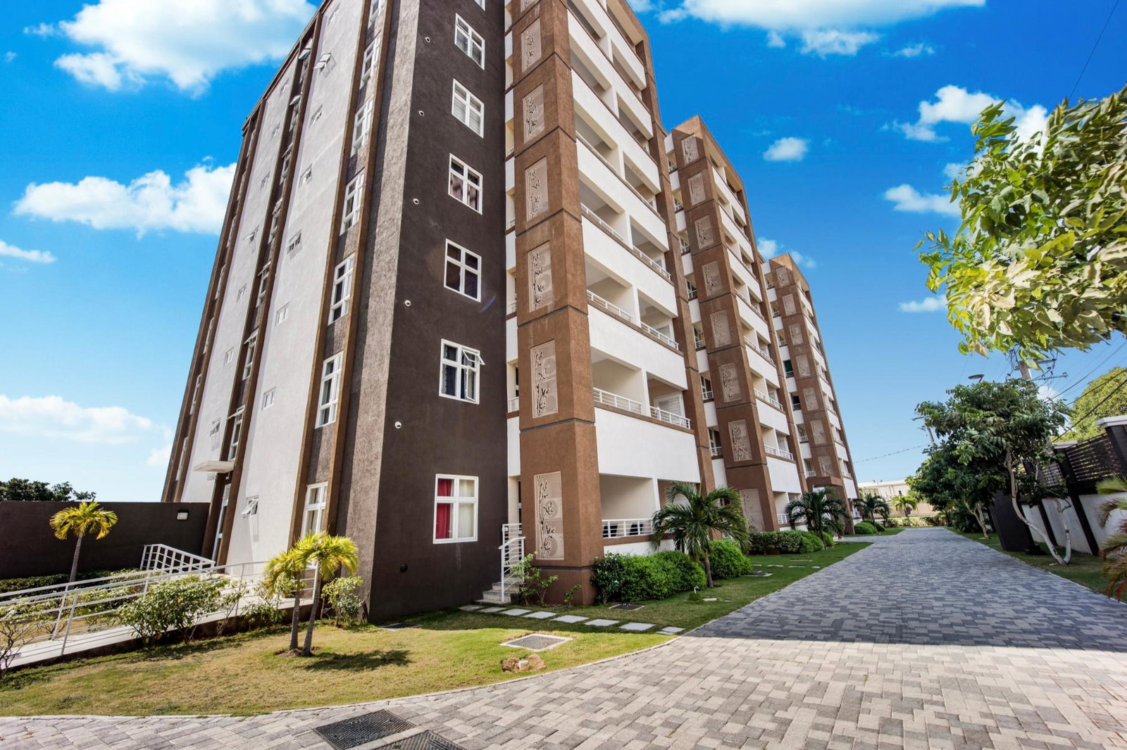 Elegant-1-Bed-Apartment-for-Rent-at-Ruthven-Towers-St.-Andrew-Jamaica Twenty-First image of 606-1-3 Ruthven Road in Kingston 10, St. Andrew, Jamaica - property is For Rent