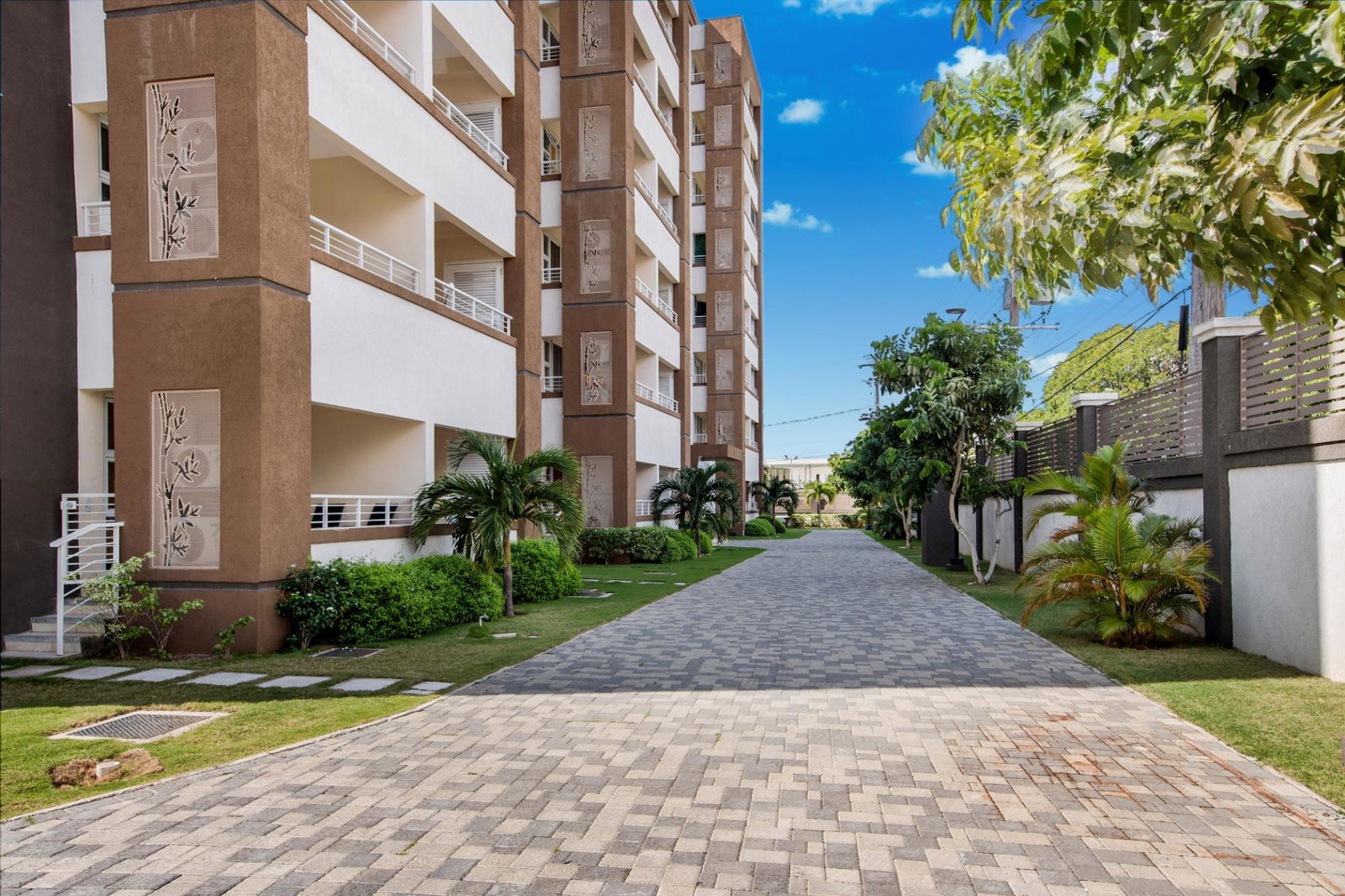 Elegant-1-Bed-Apartment-for-Rent-at-Ruthven-Towers-St.-Andrew-Jamaica Twenty-Second image of 606-1-3 Ruthven Road in Kingston 10, St. Andrew, Jamaica - property is For Rent