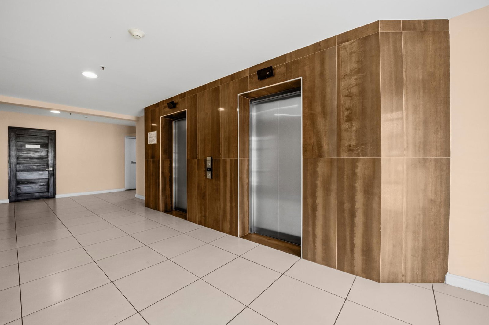 Elegant-1-Bed-Apartment-for-Rent-at-Ruthven-Towers-St.-Andrew-Jamaica Fifth image of 606-1-3 Ruthven Road in Kingston 10, St. Andrew, Jamaica - property is For Rent