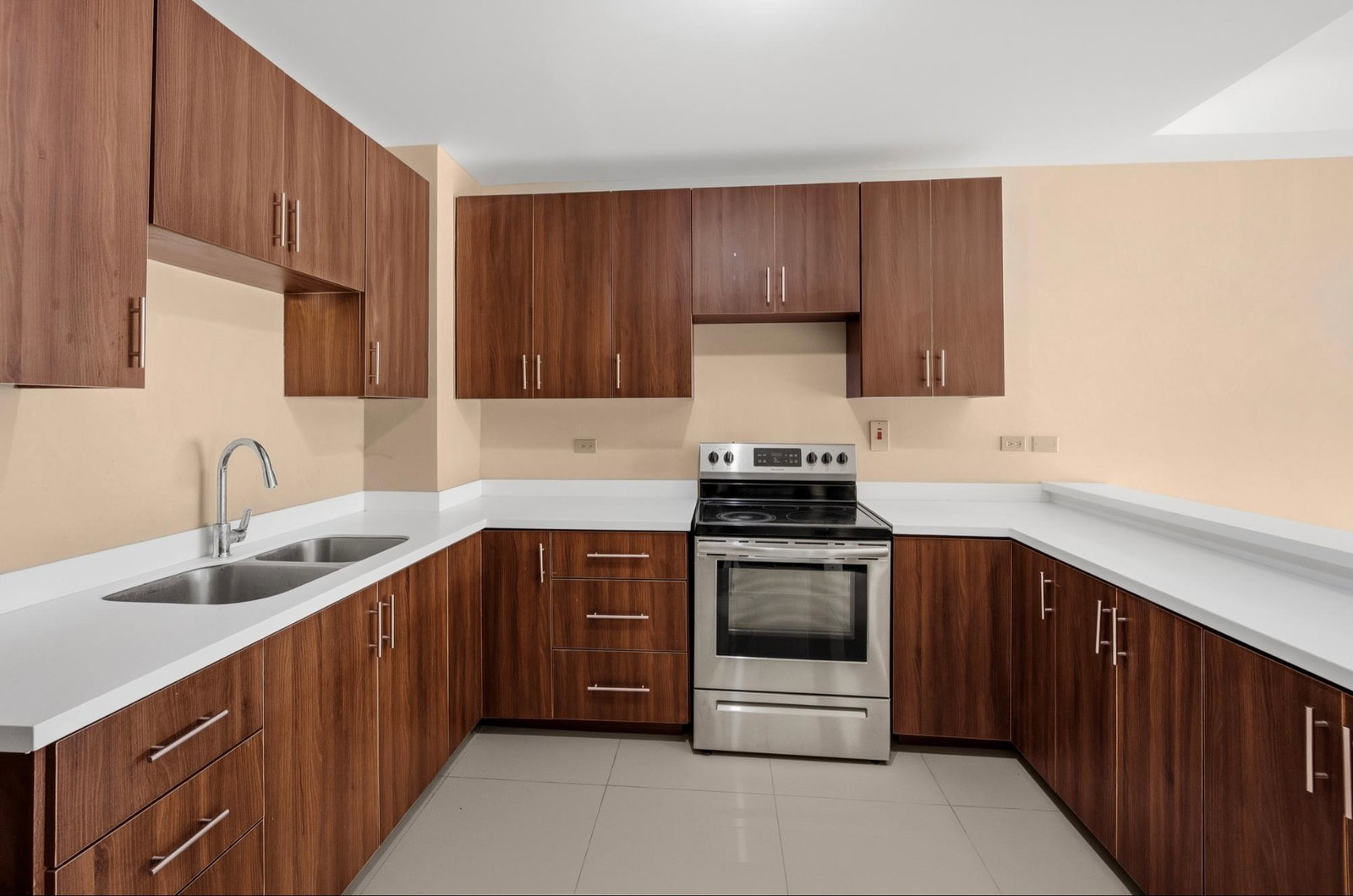 Elegant-1-Bed-Apartment-for-Rent-at-Ruthven-Towers-St.-Andrew-Jamaica Eighth image of 606-1-3 Ruthven Road in Kingston 10, St. Andrew, Jamaica - property is For Rent