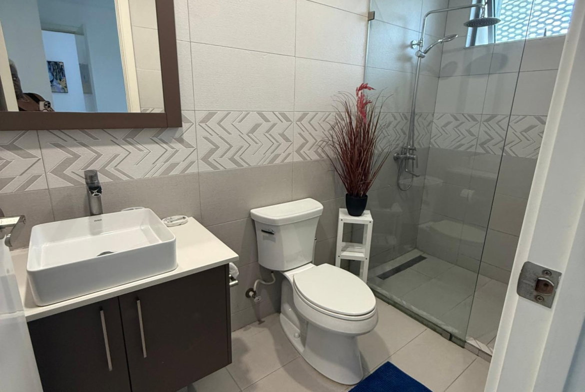 Twelfth image of 302-11a Waterloo Avenue in Kingston 10, St. Andrew, Jamaica - property is For Rent