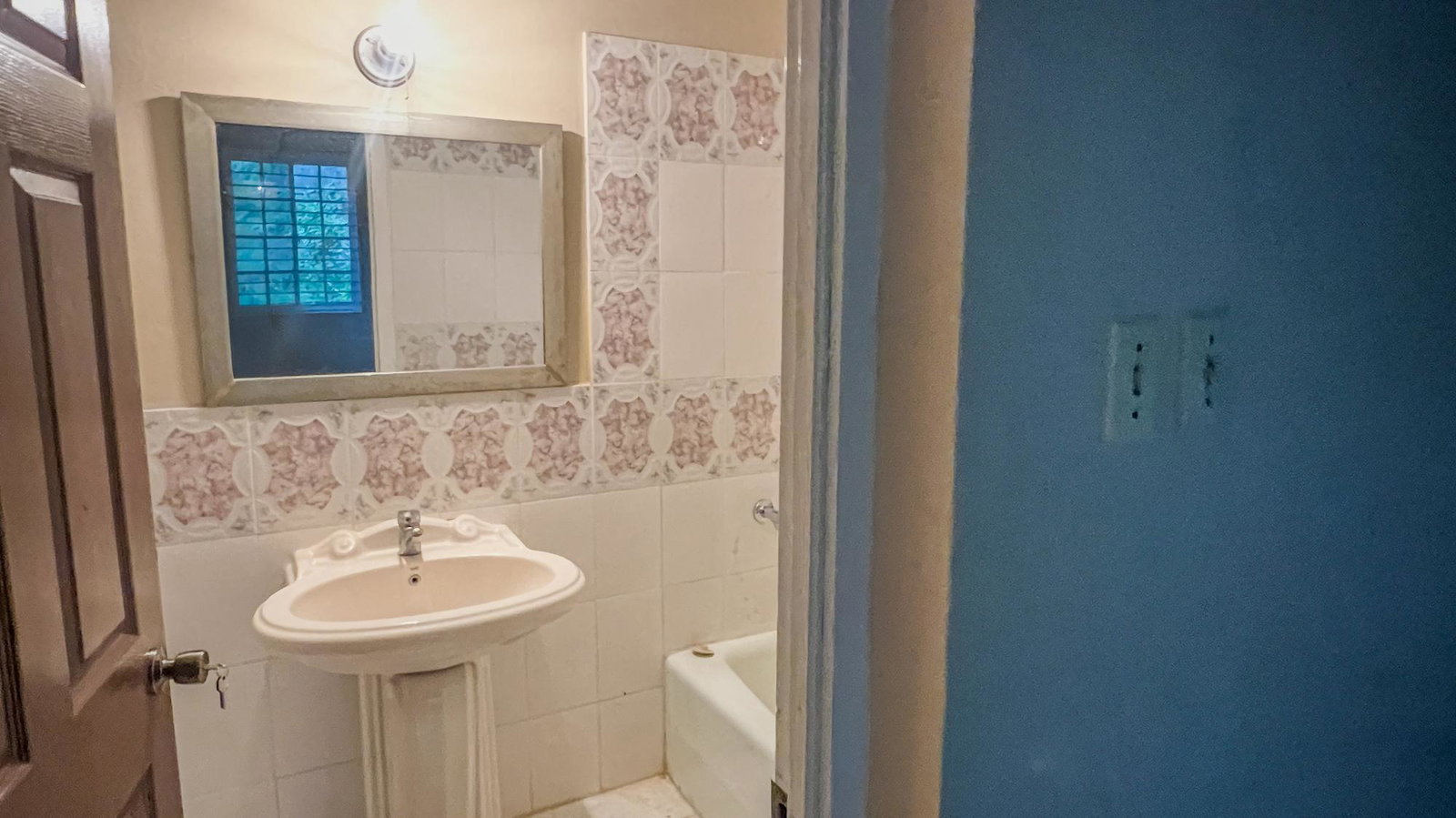 Eighteenth image of 42 Unity Hall|daniela Drive in Unity Hall, St. James, Jamaica - property is For Rent