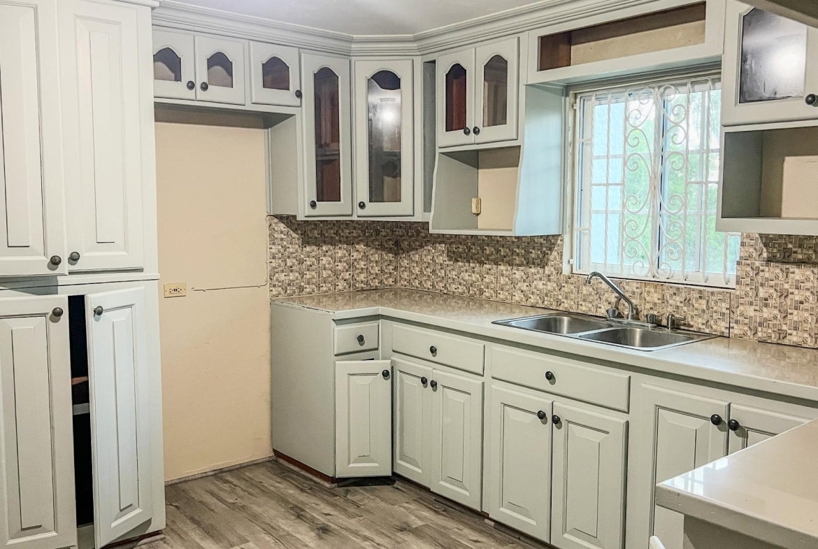 Tenth image of 42 Unity Hall|daniela Drive in Unity Hall, St. James, Jamaica - property is For Rent