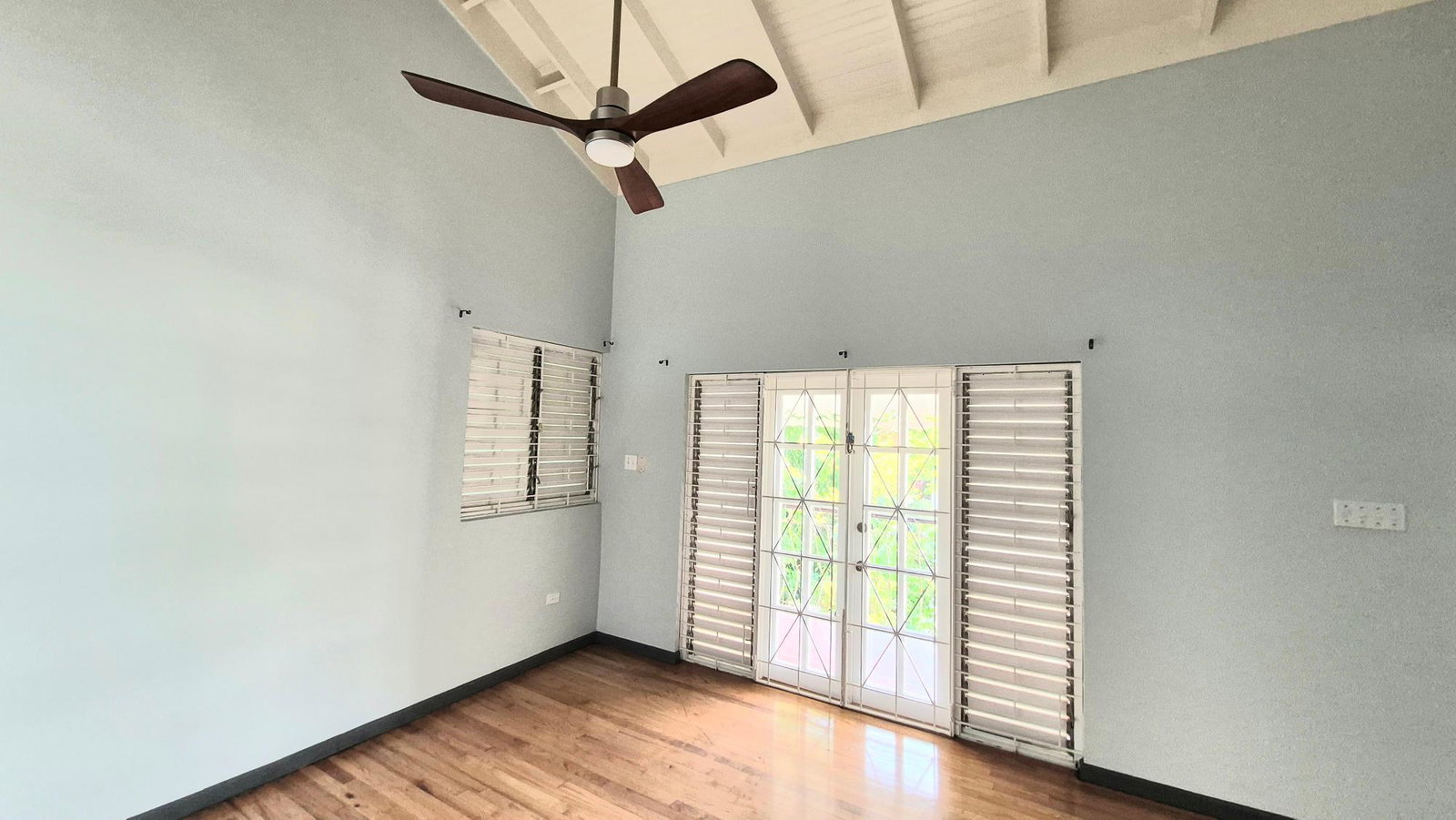 Elegant-4-Bedroom-Townhouse-for-Rent-in-Kingston-6-Golden-Triangle Seventeenth image of 7-26 Hopefield Avenue in Kingston 6, St. Andrew, Jamaica - property is For Rent